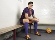 开云体育登录-孤独天才与无名之师，足球世界的两极胜利