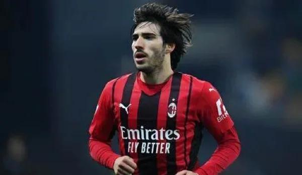 AC米兰队气质出众，截胜对手实现逆袭