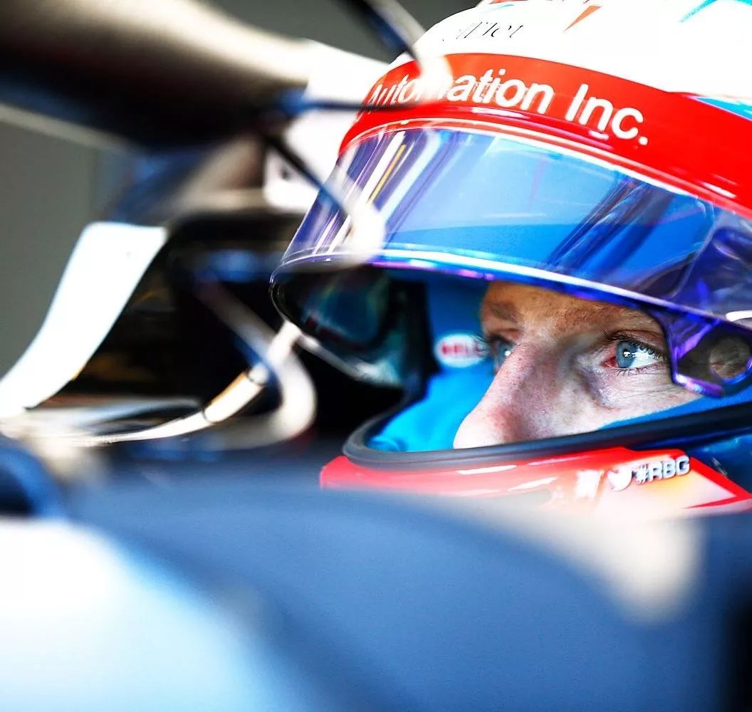 哈斯车队逆转迈凯伦，阿隆索统治全场