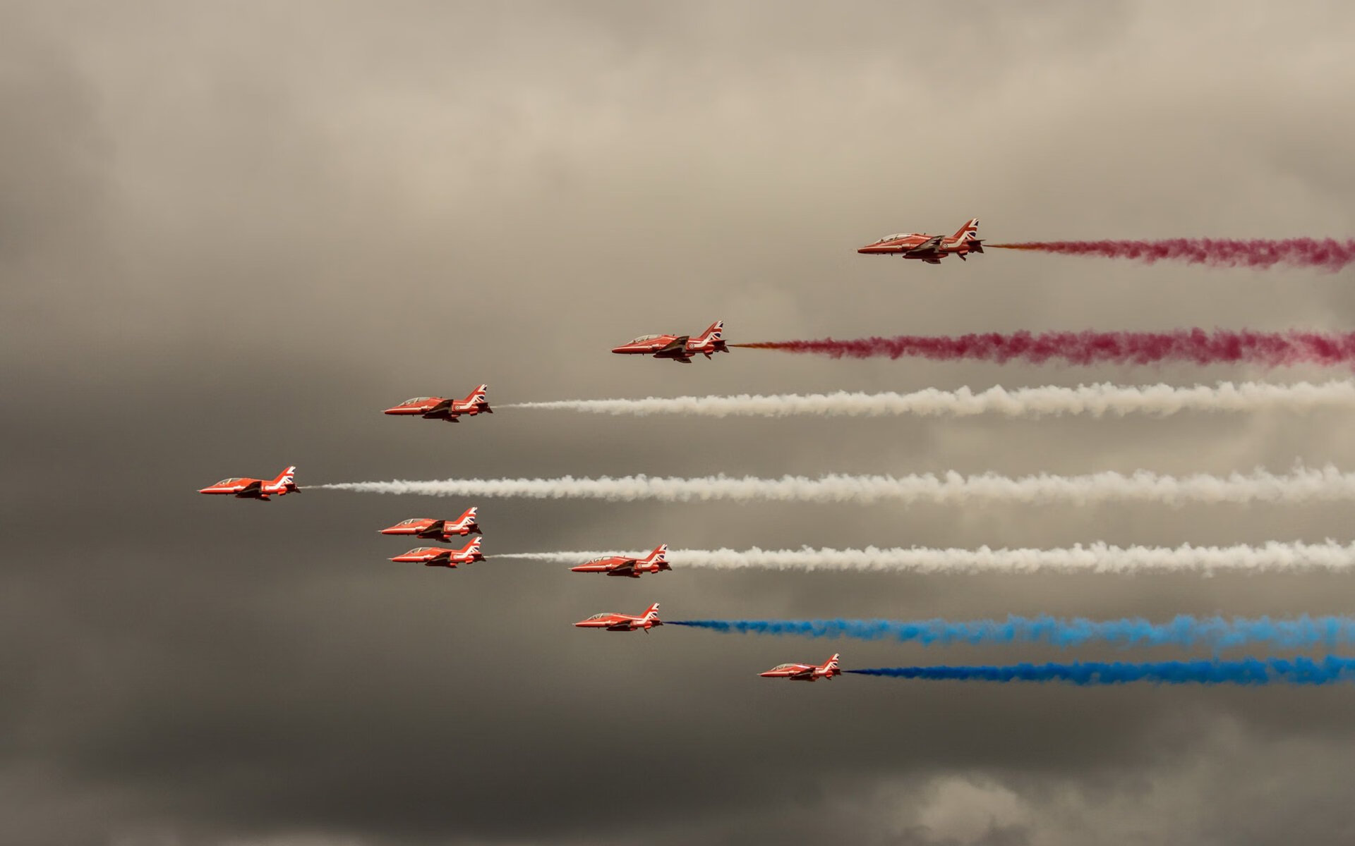 剧本的裂痕，当广厦撕碎洛杉矶的夜晚，保罗从泥泞中雕出钻石